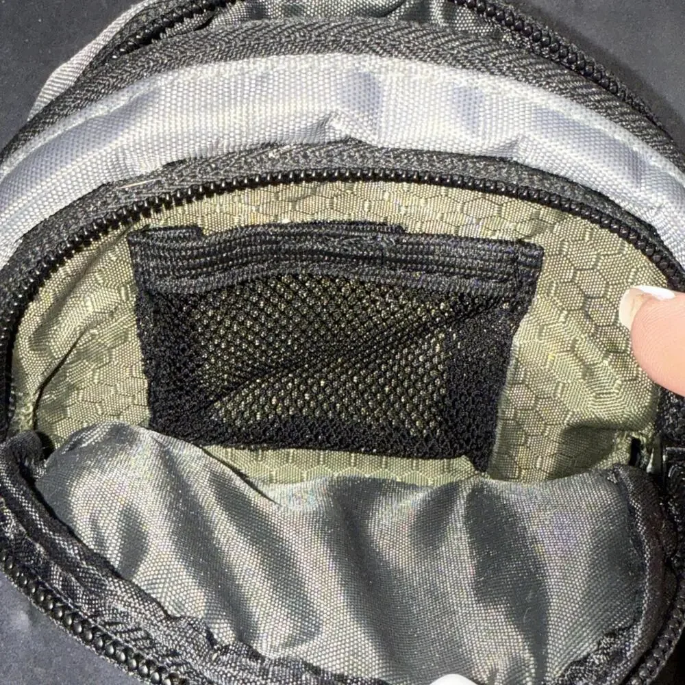 Samsonite Small Camera‎ Pouch with two zipper pockets hook & loop wide belt loop
